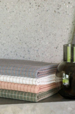 Flanelldecke SILVRETTA Karo Rohweiß -Berühmtes Bademoden Geschäft 2600135218rohweissROHW 13645 Zoomify2Front 1000x1500 15