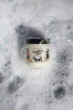 Duftkerze - Waschbärsalon 6 Duftkerze - Waschbärsalon -Berühmtes Bademoden Geschäft 2667469218uni00 2342 AdditionalPic1 10x15 1002