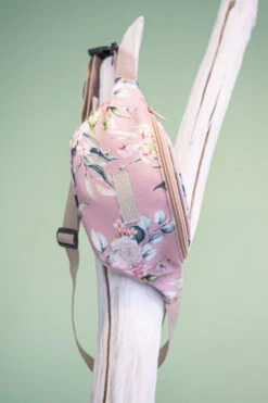 Crossbody Bag Floral Pink 9 Crossbody Bag Floral Pink -Berühmtes Bademoden Geschäft 2674963218pink floralPIF 14949 AdditionalPic1 10x15 1002